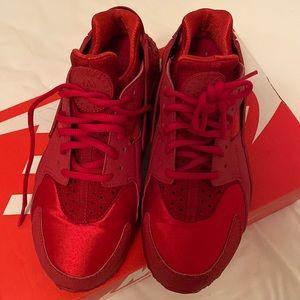 Women’s Nike Red huarache